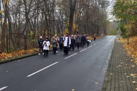 PARAFIALNA PROCESJA NA CMENTARZ, 08.11.2025r.